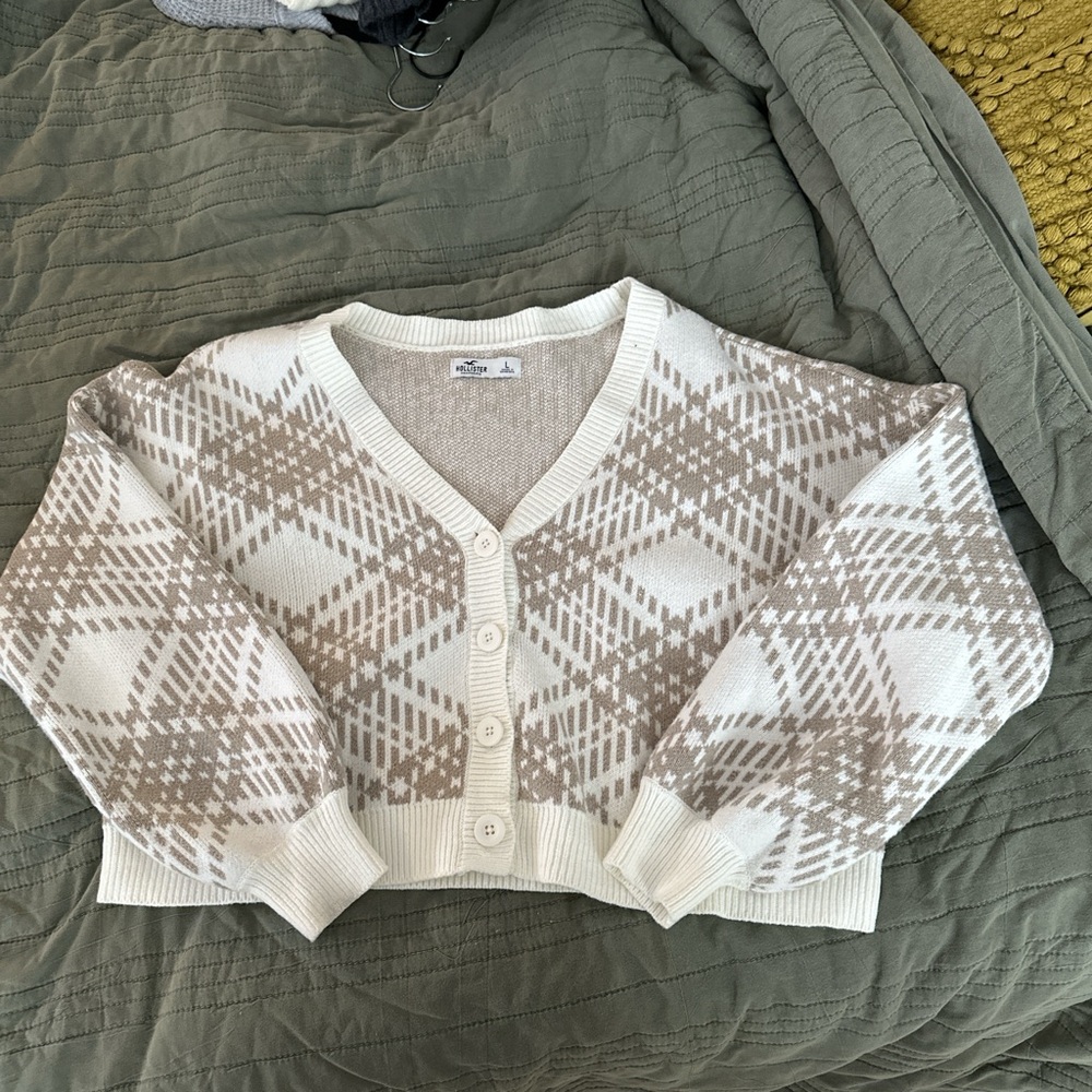 Hollister Cream and Tan Plaid Cardigan